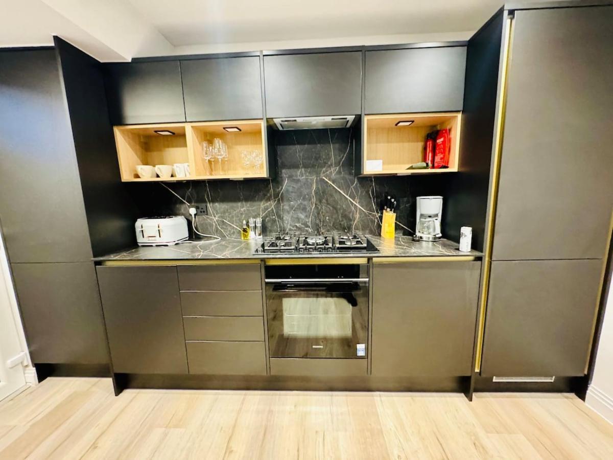 The Luxuries Marylebone Apt, 5 Min From Station! Apartment London